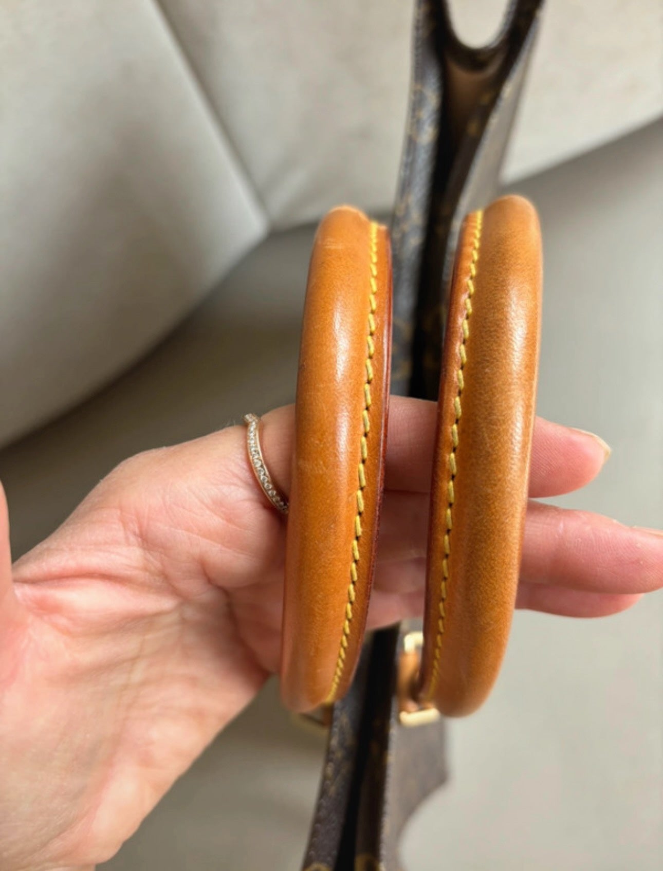 LOUIS VUITTON Sac plat