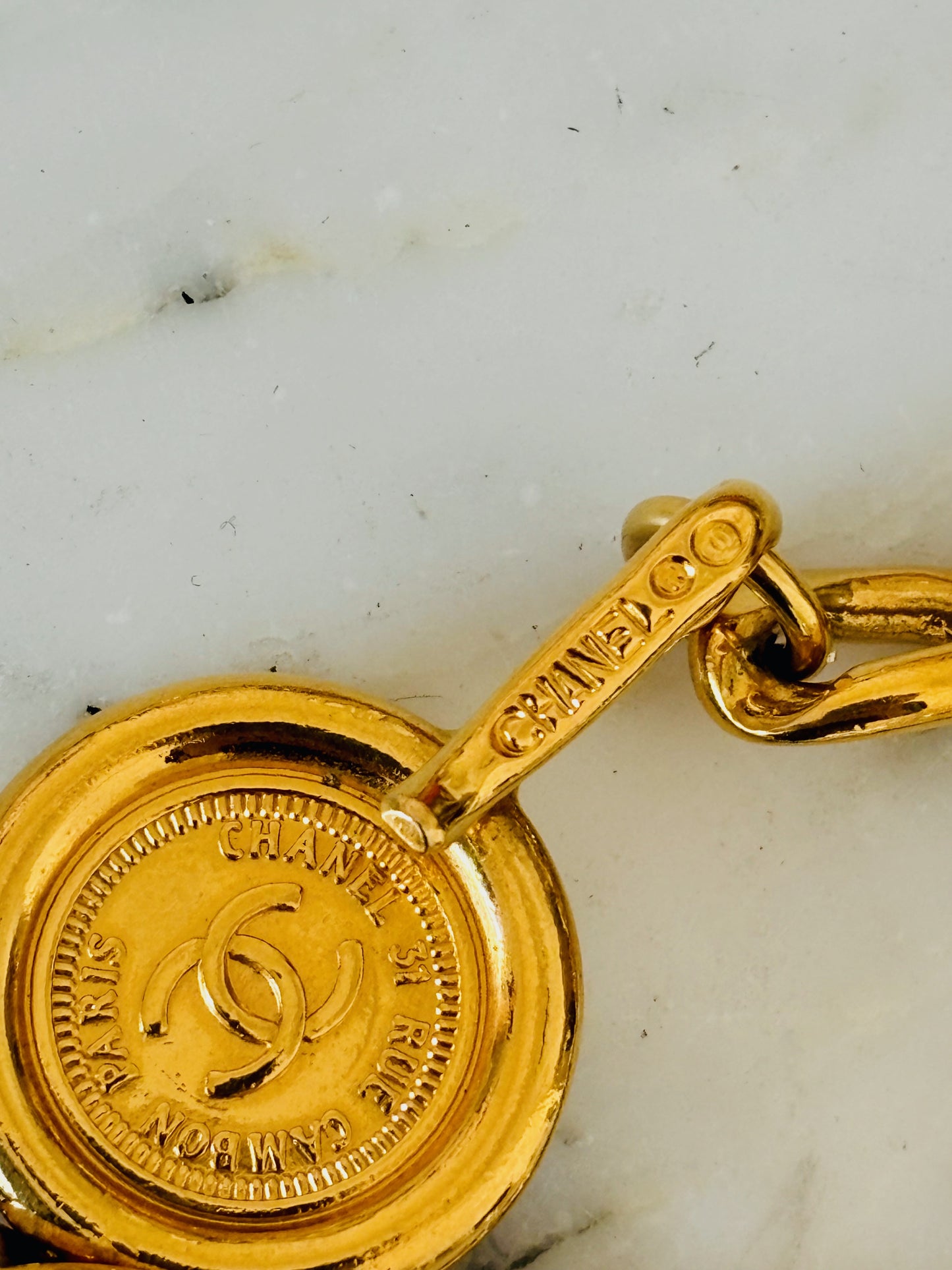 CHANEL Ceinture à maillons