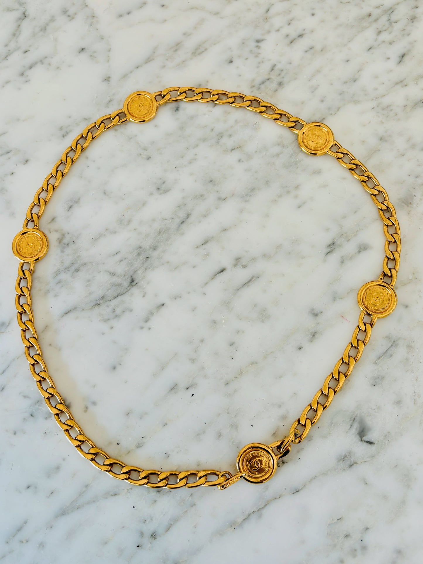 CHANEL Ceinture à maillons