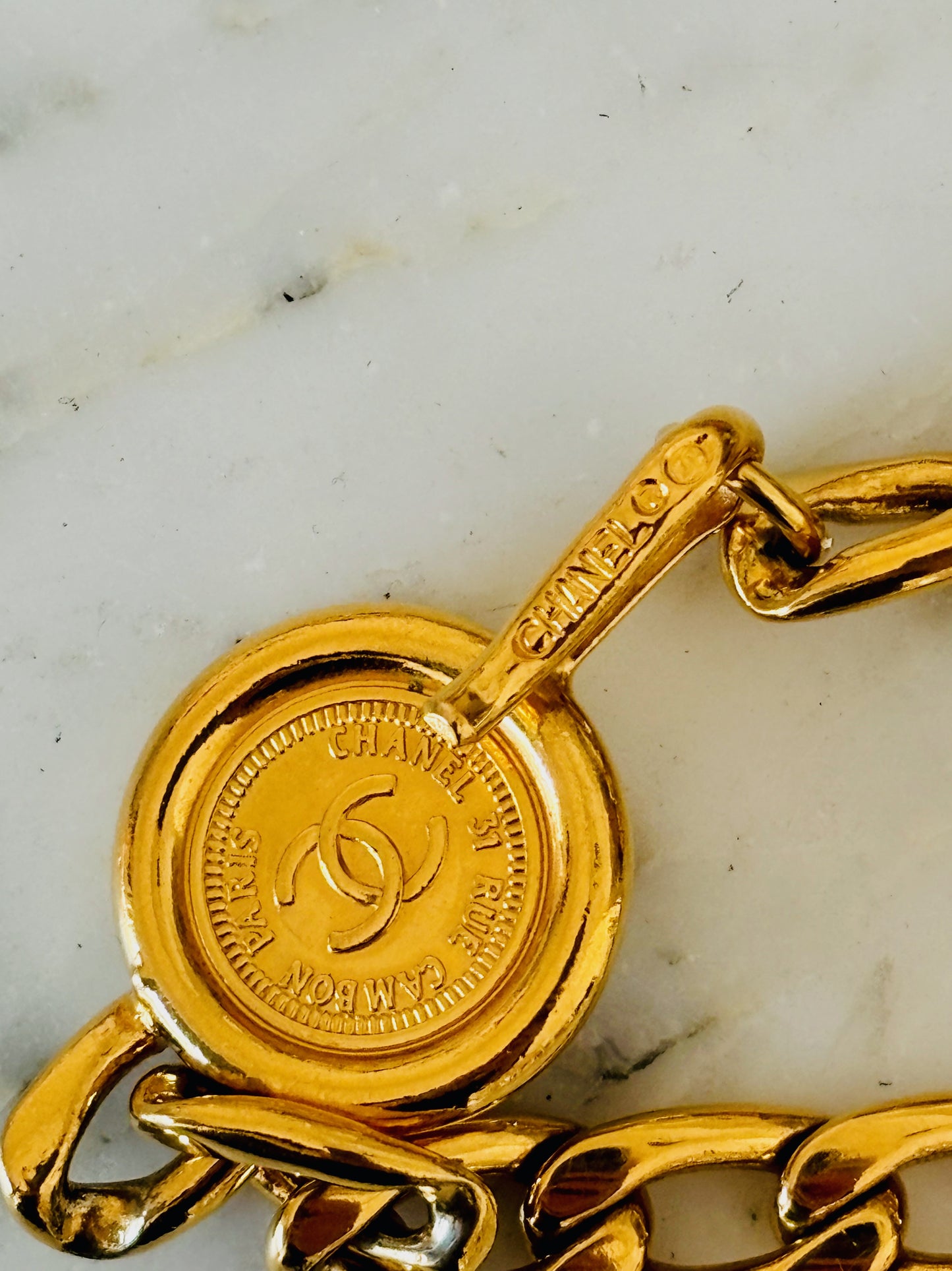 CHANEL Ceinture à maillons