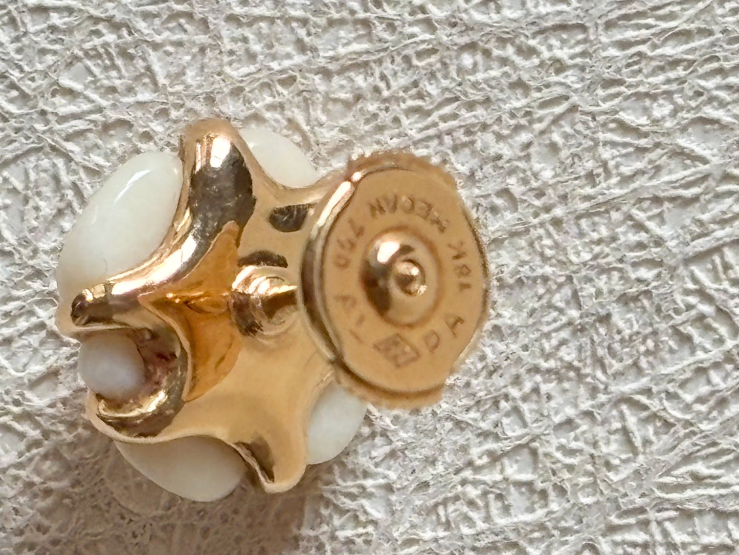 CHANEL Boucles d'oreilles Camélia