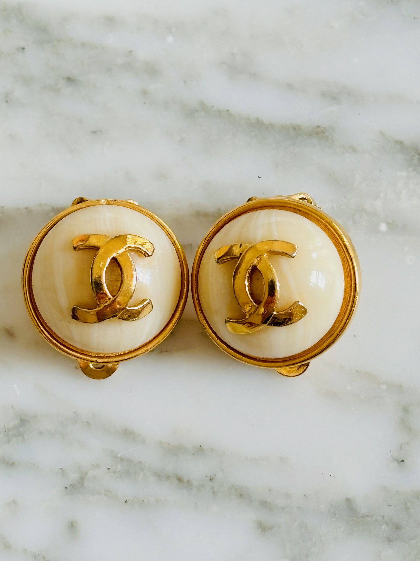 CHANEL Boucles d'oreilles circa 90