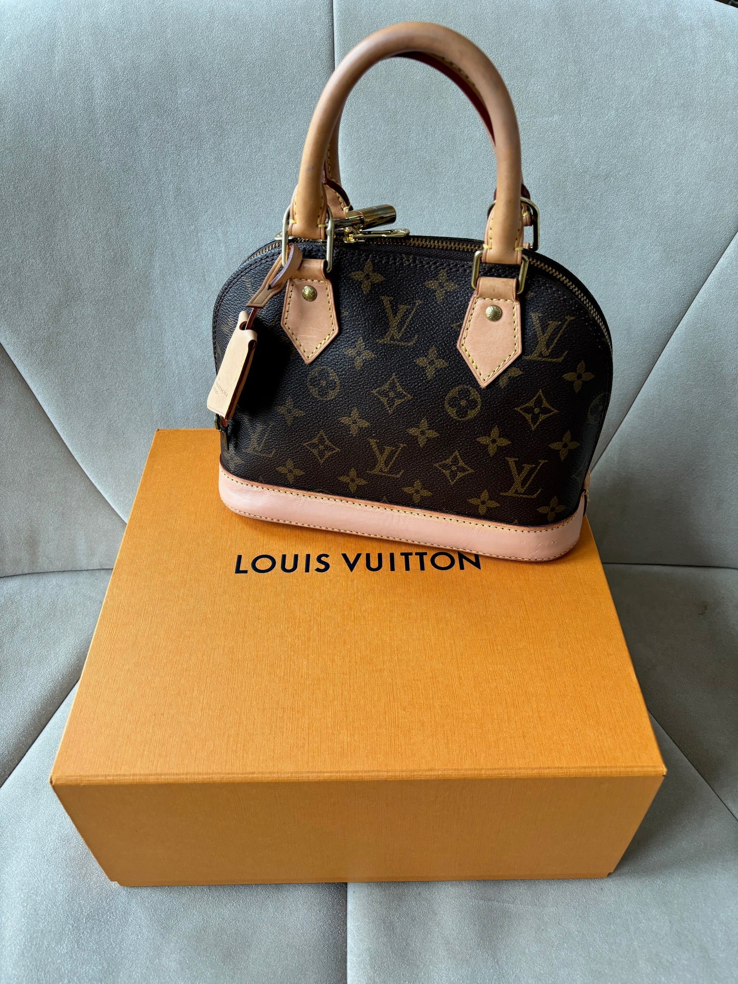 LOUIS VUITTON Sac BB Alma