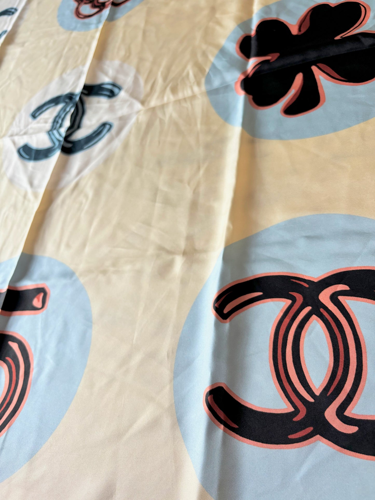 CHANEL Foulard en soie