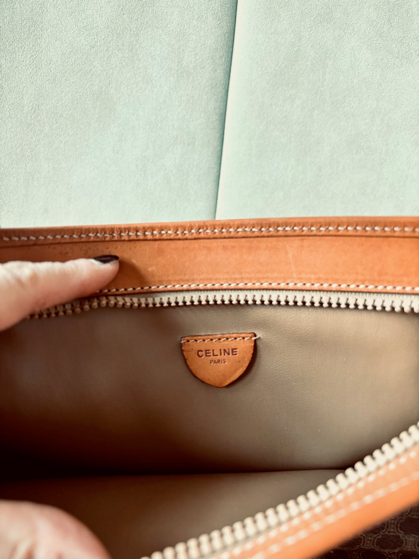 CÉLINE Pochette Triomphe