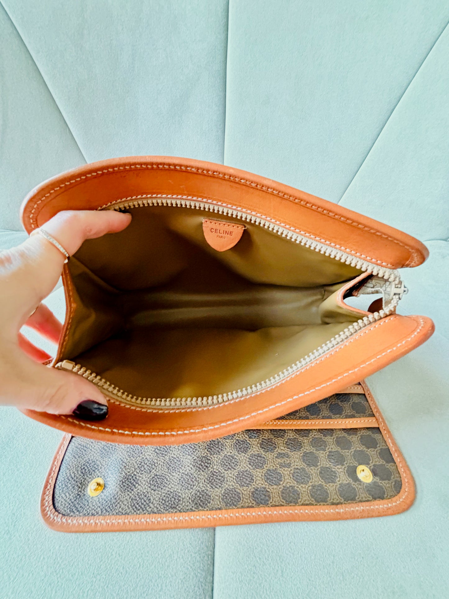 CÉLINE Pochette Triomphe