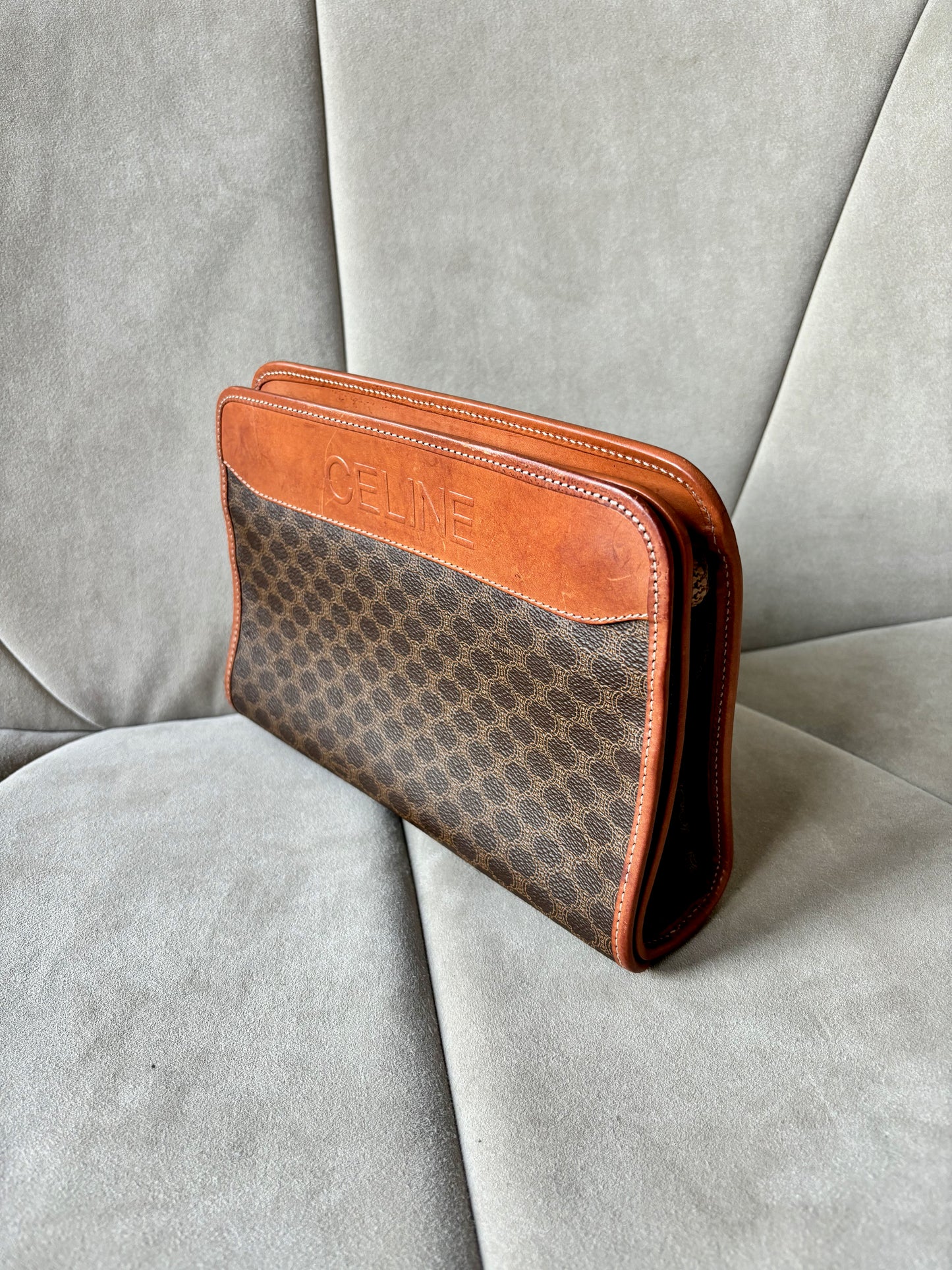 CÉLINE Pochette Triomphe