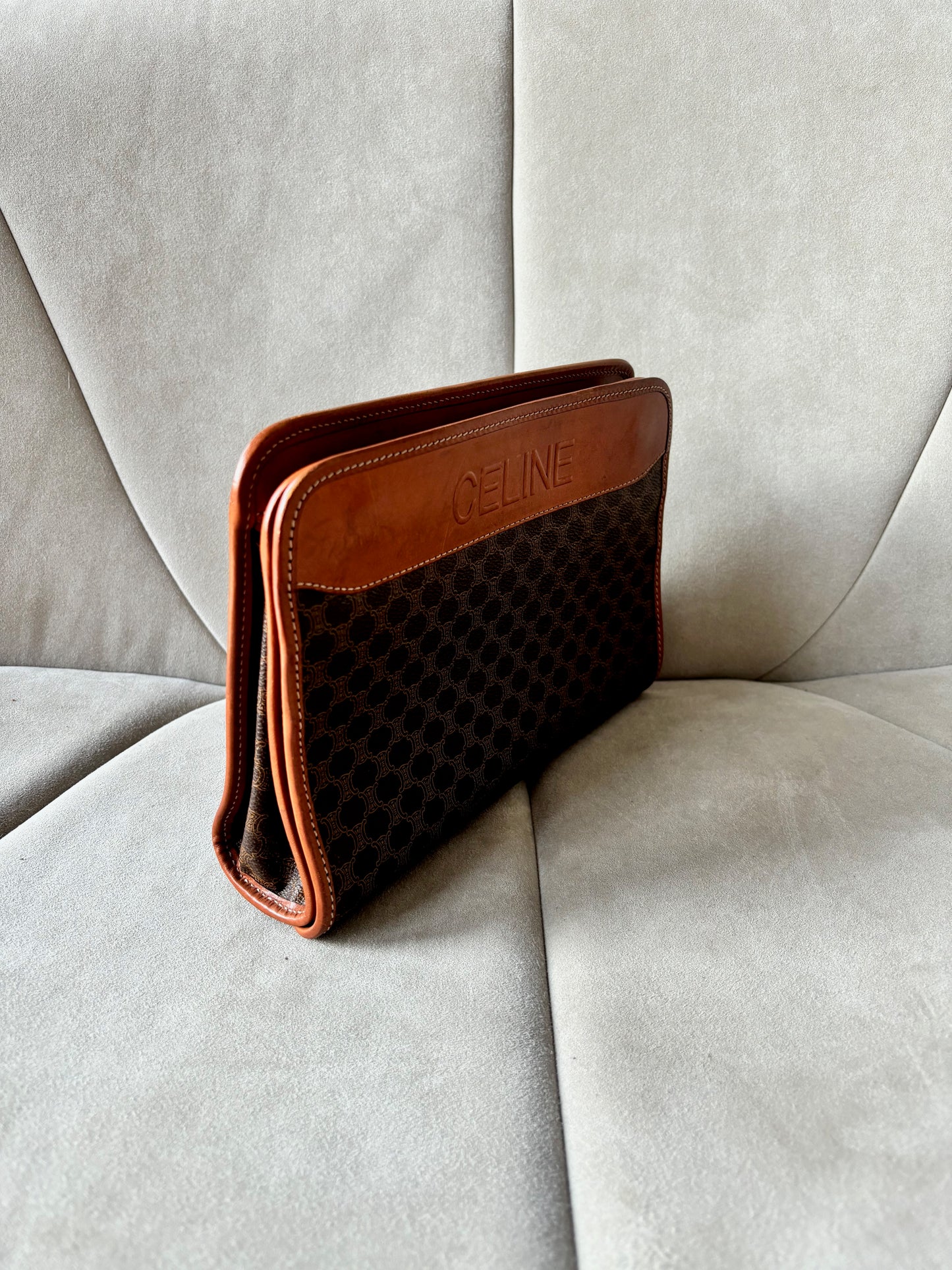 CÉLINE Pochette Triomphe