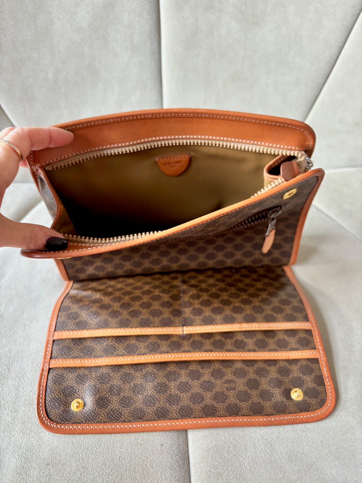 CÉLINE Pochette Triomphe
