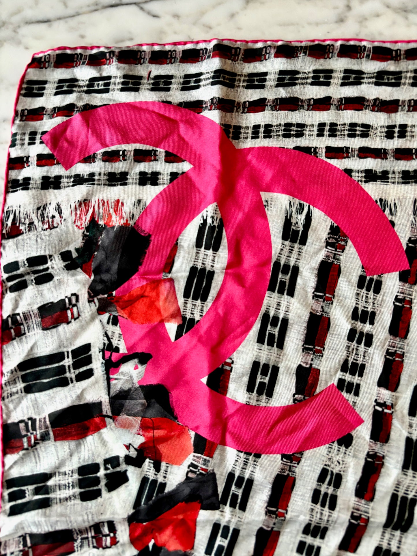 CHANEL Foulard en soie