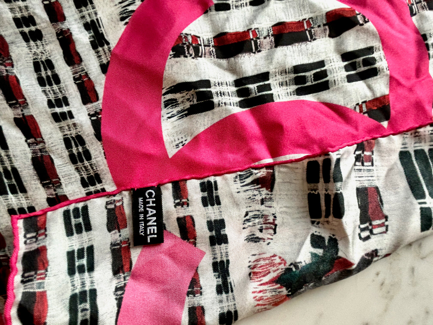 CHANEL Foulard en soie