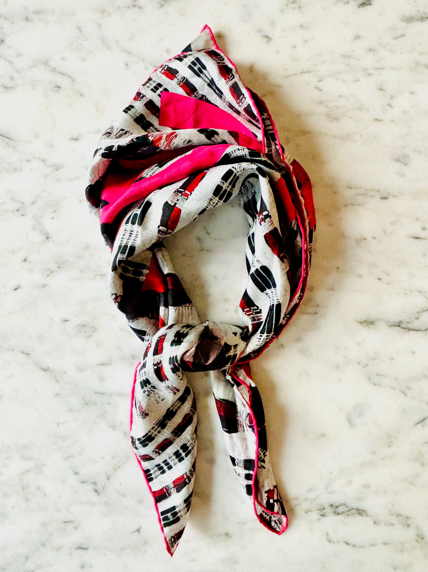 CHANEL Foulard en soie