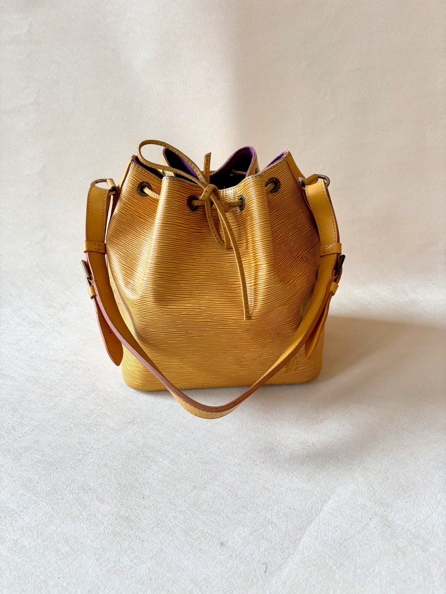 LOUIS VUITTON Sac Noé jaune