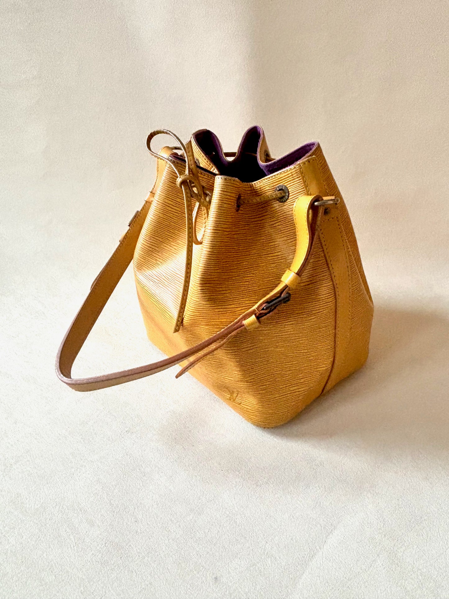 LOUIS VUITTON Sac Noé jaune