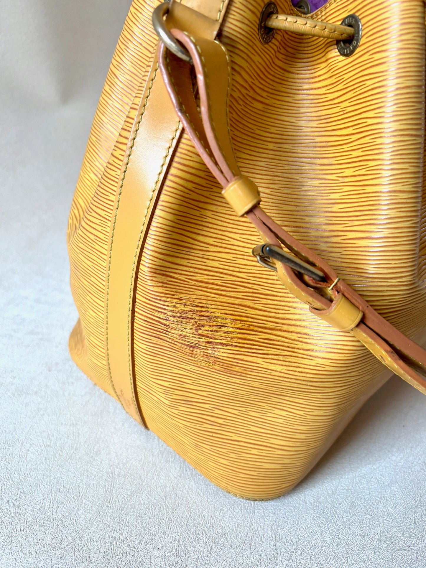 LOUIS VUITTON Sac Noé jaune