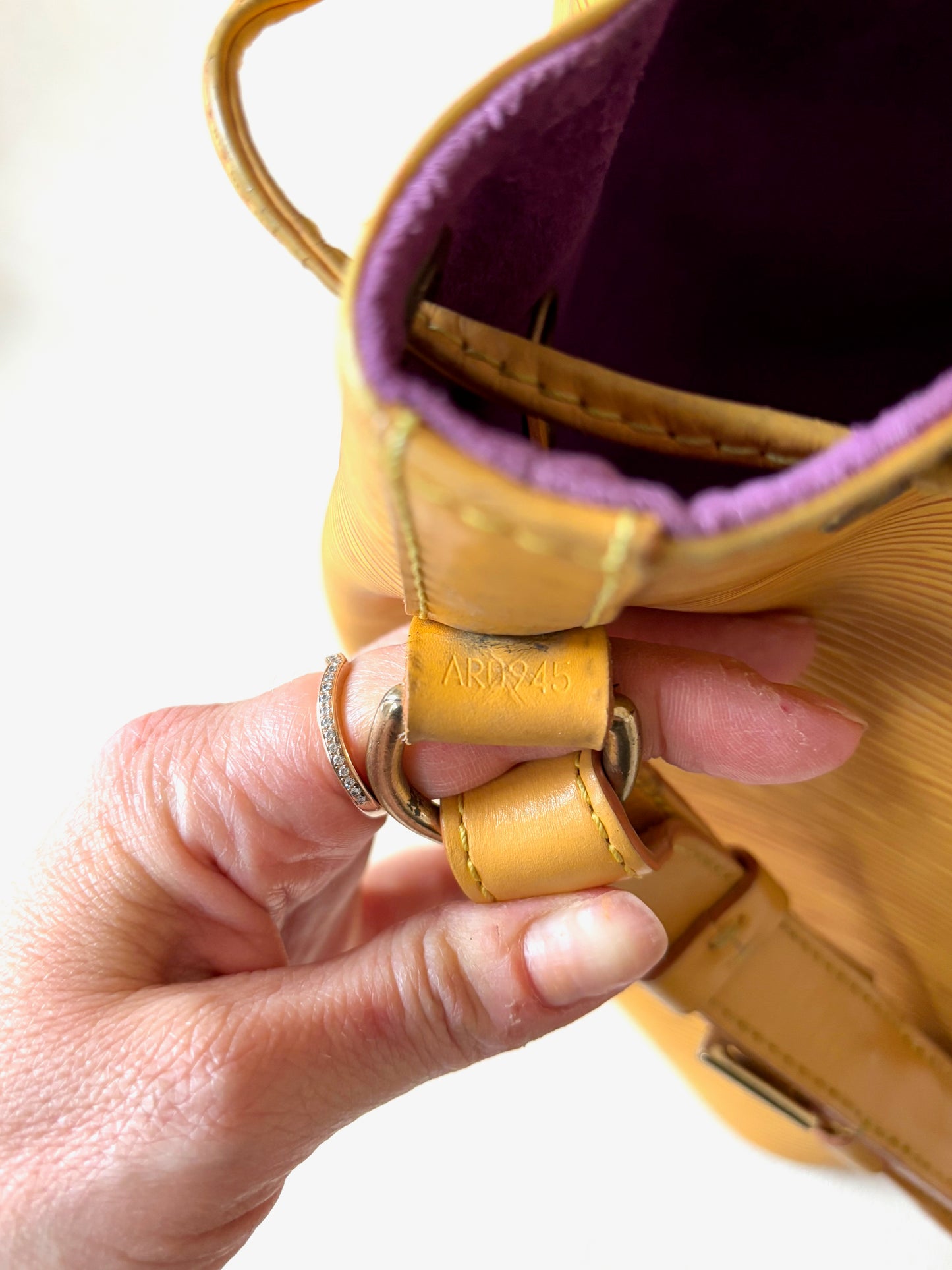 LOUIS VUITTON Sac Noé jaune