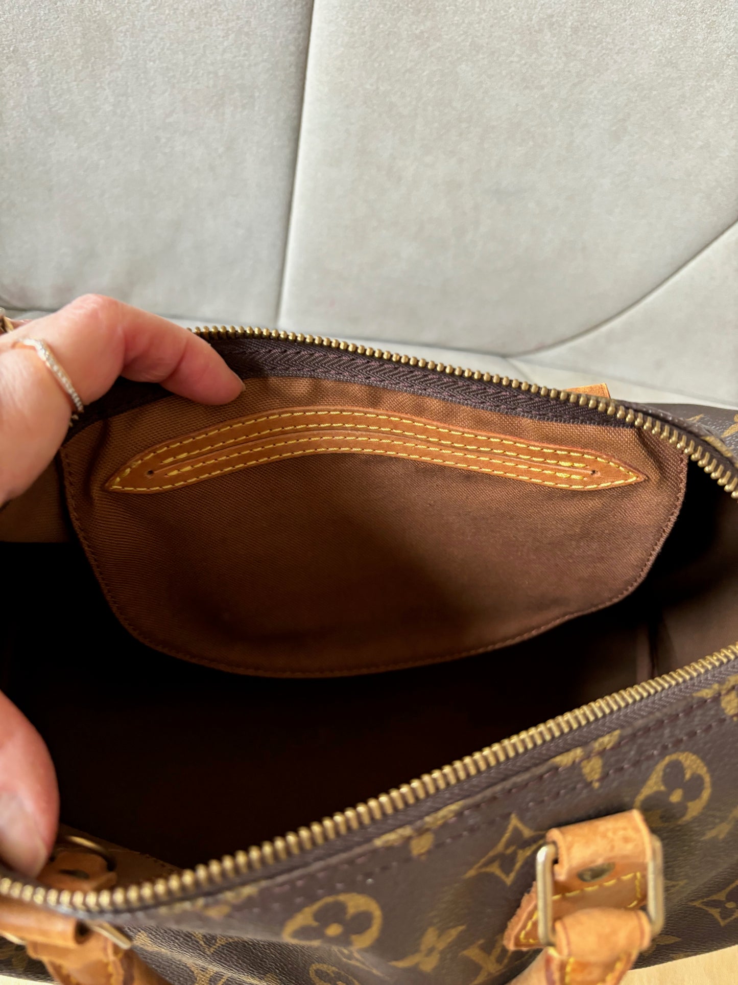 LOUIS VUITTON Speedy 30