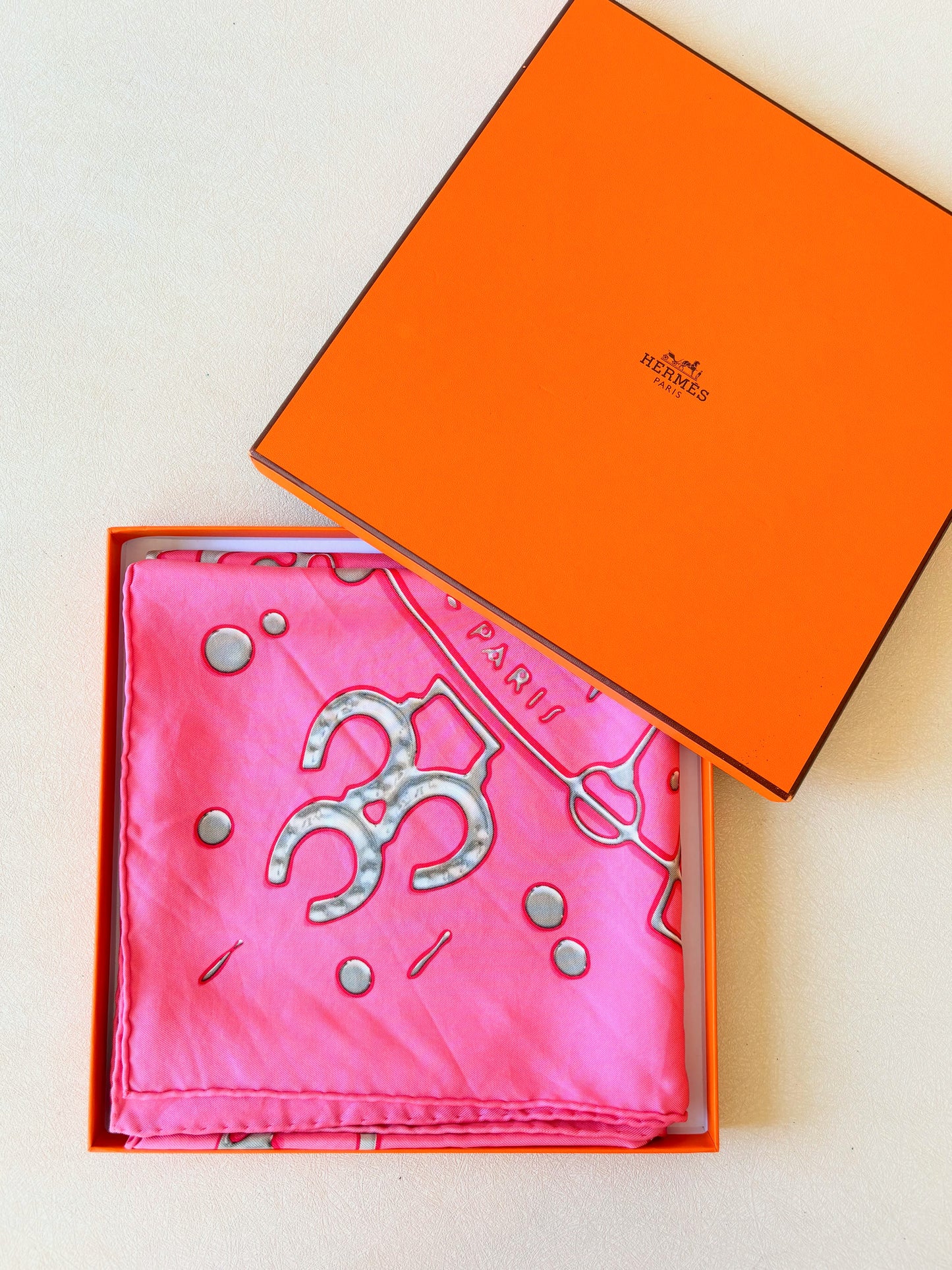 HERMÈS Carré 90