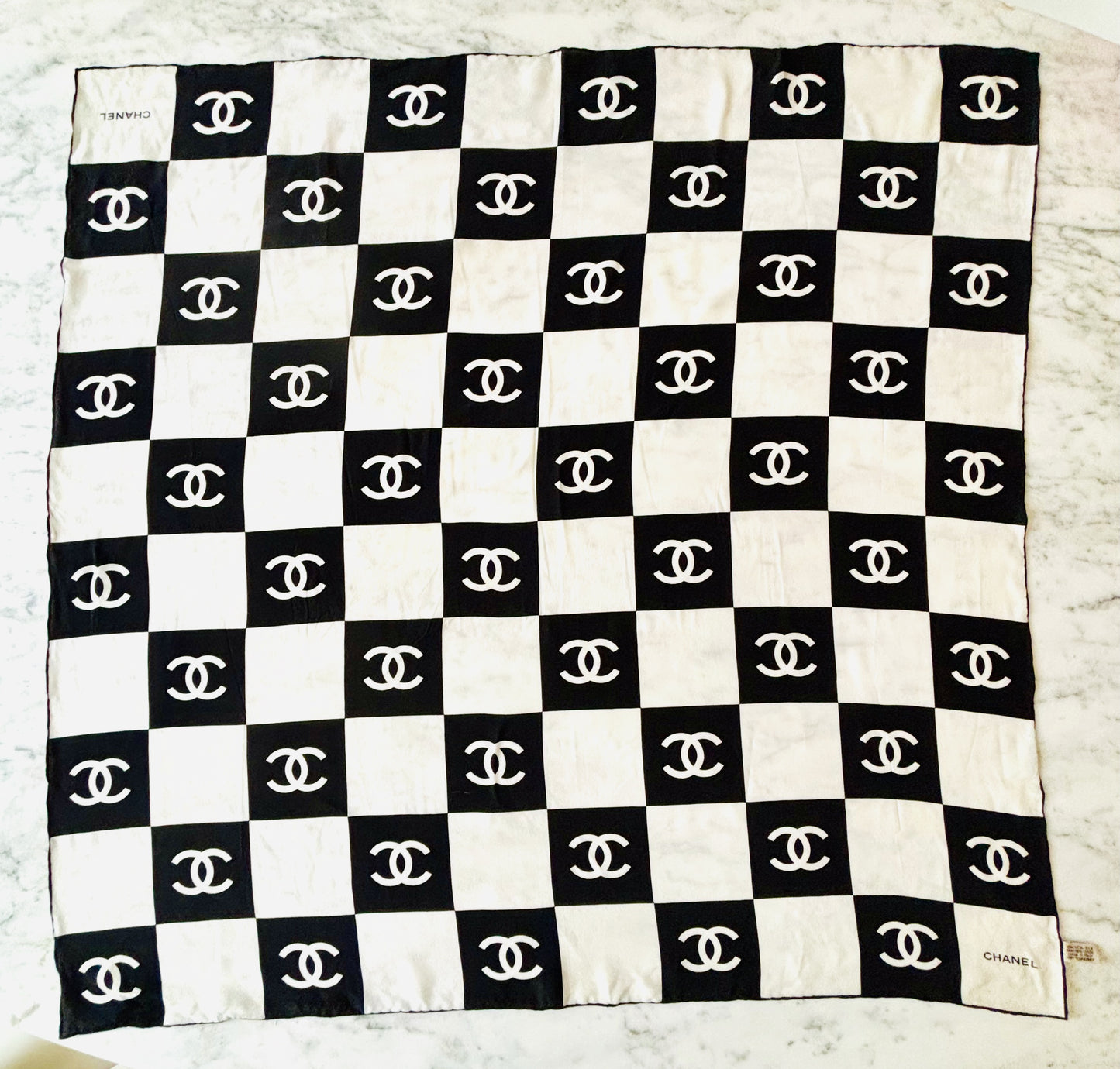 CHANEL Foulard en soie