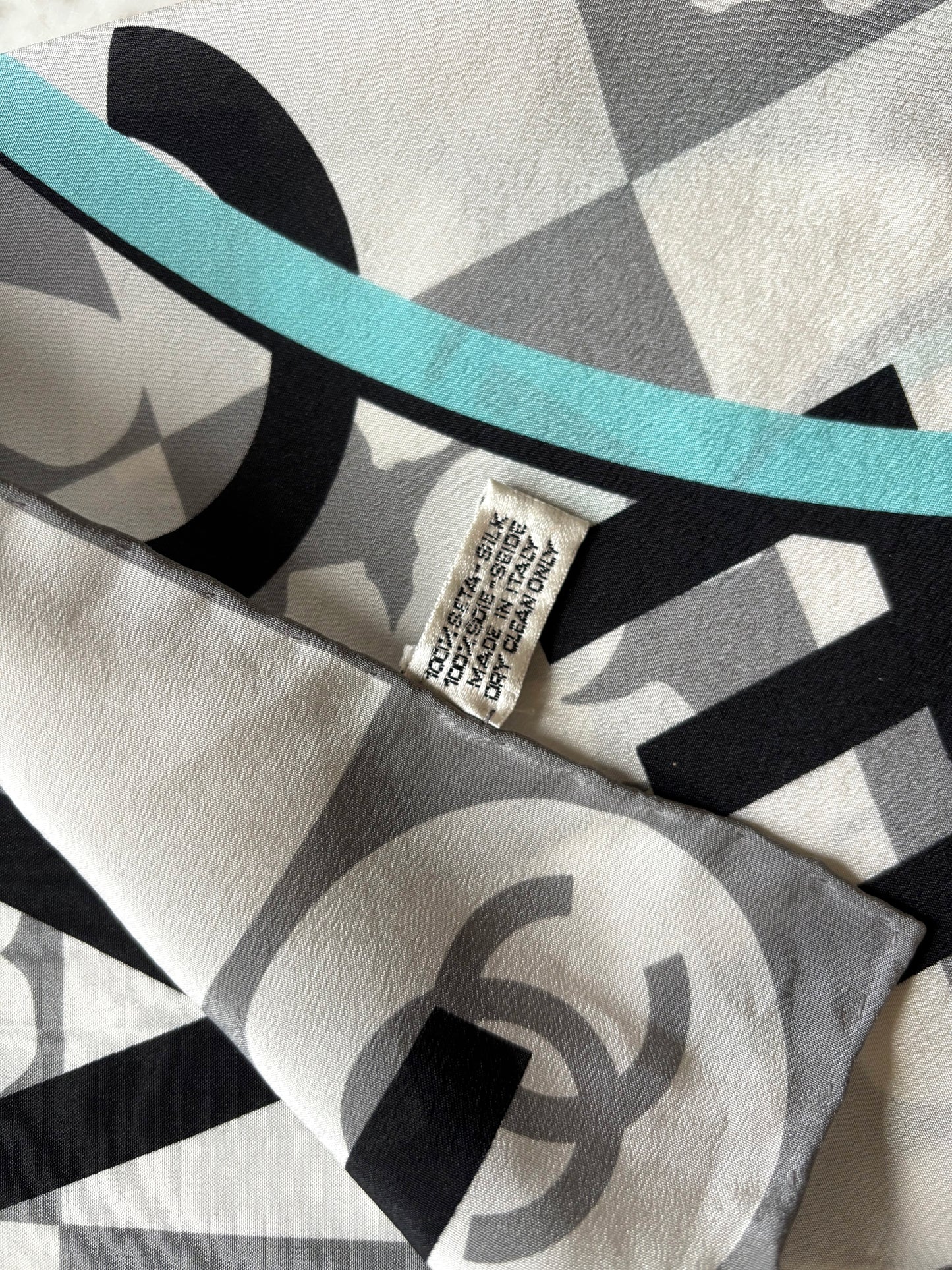 CHANEL Foulard en soie