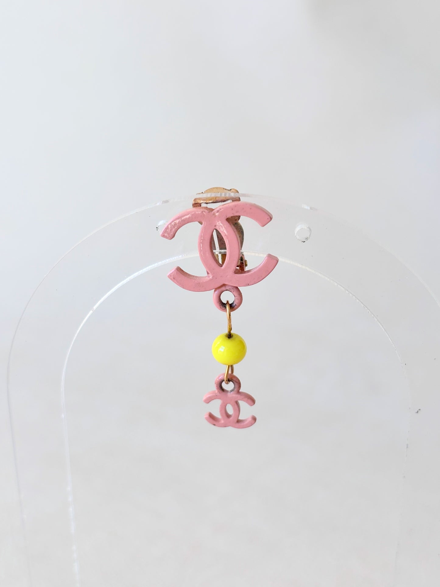 CHANEL Boucle d'oreille solitaire