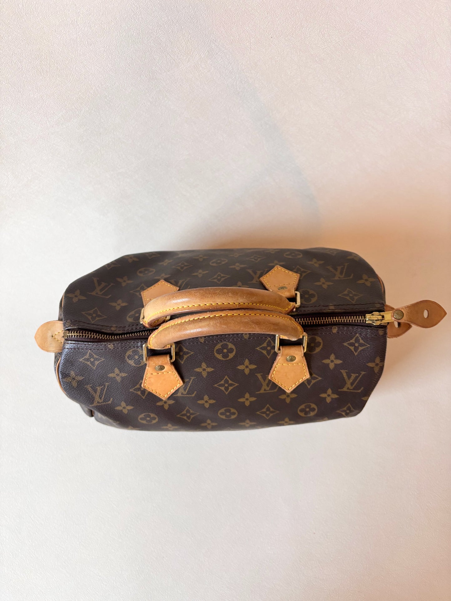 LOUIS VUITTON Speedy 30