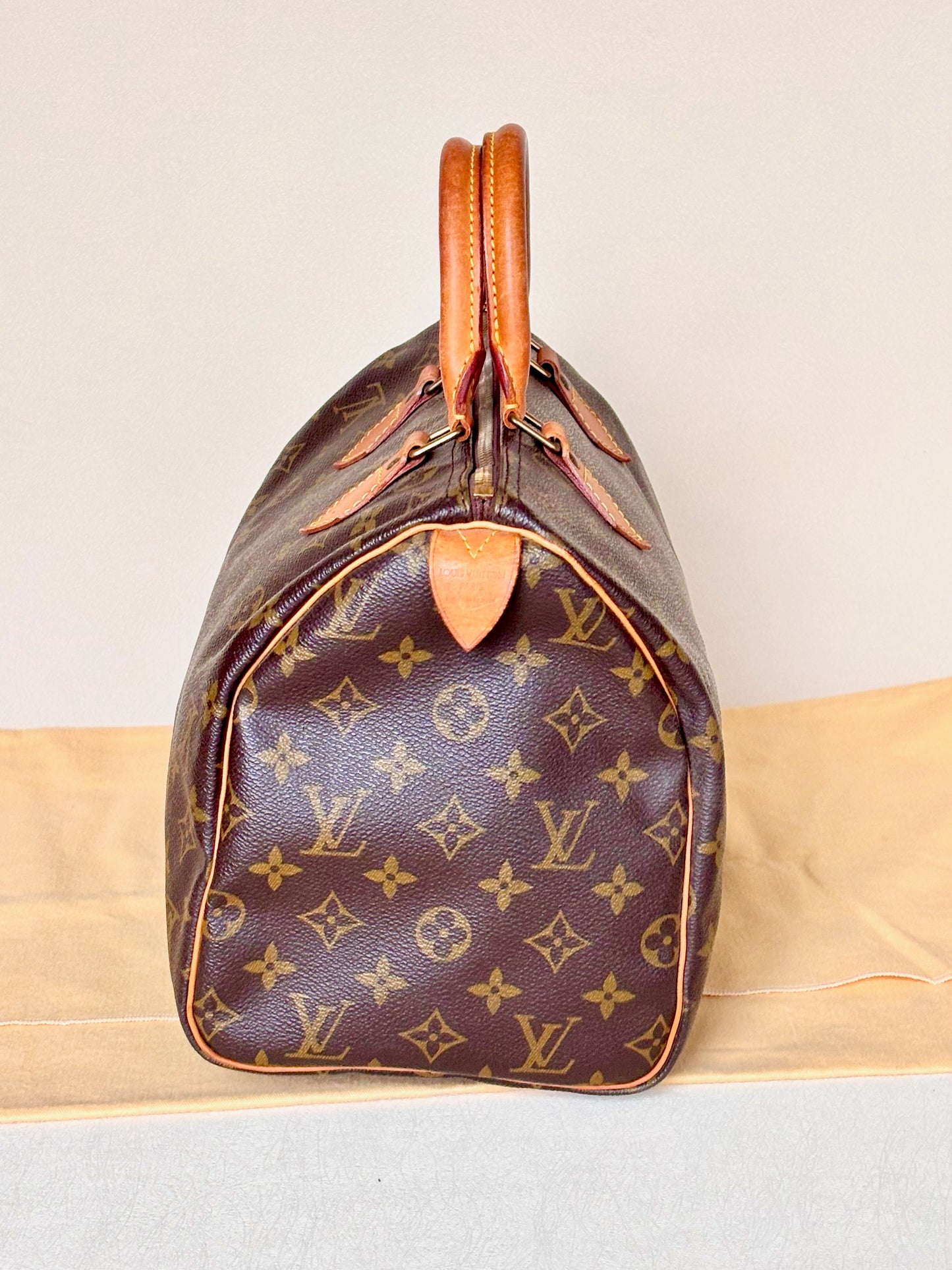 LOUIS VUITTON Speedy 30