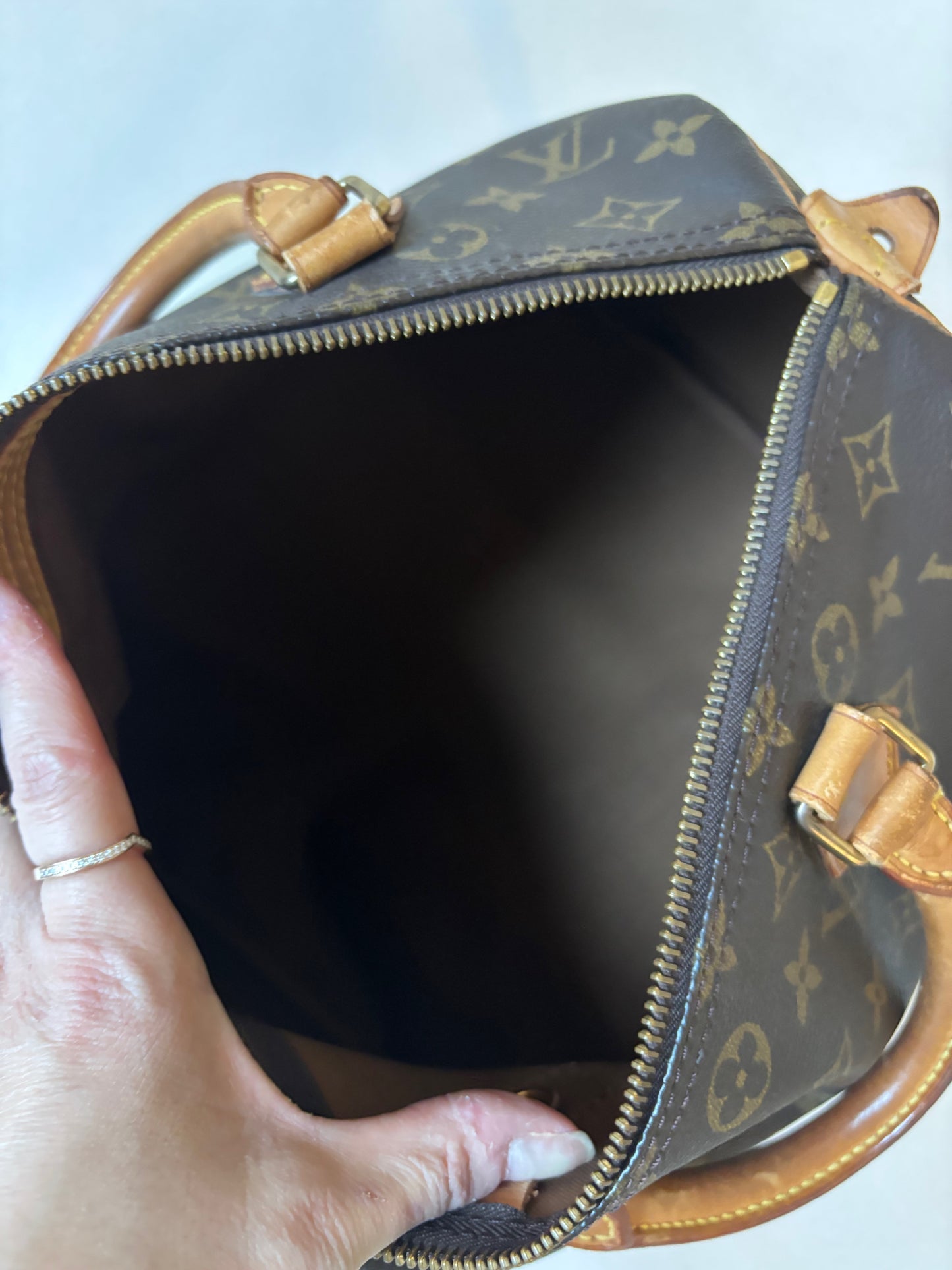 LOUIS VUITTON Speedy 30