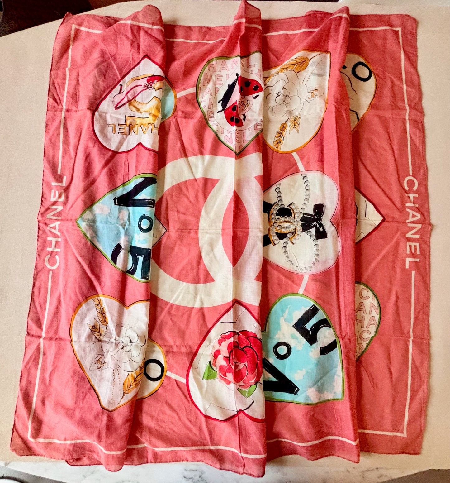 CHANEL Étole Paréo