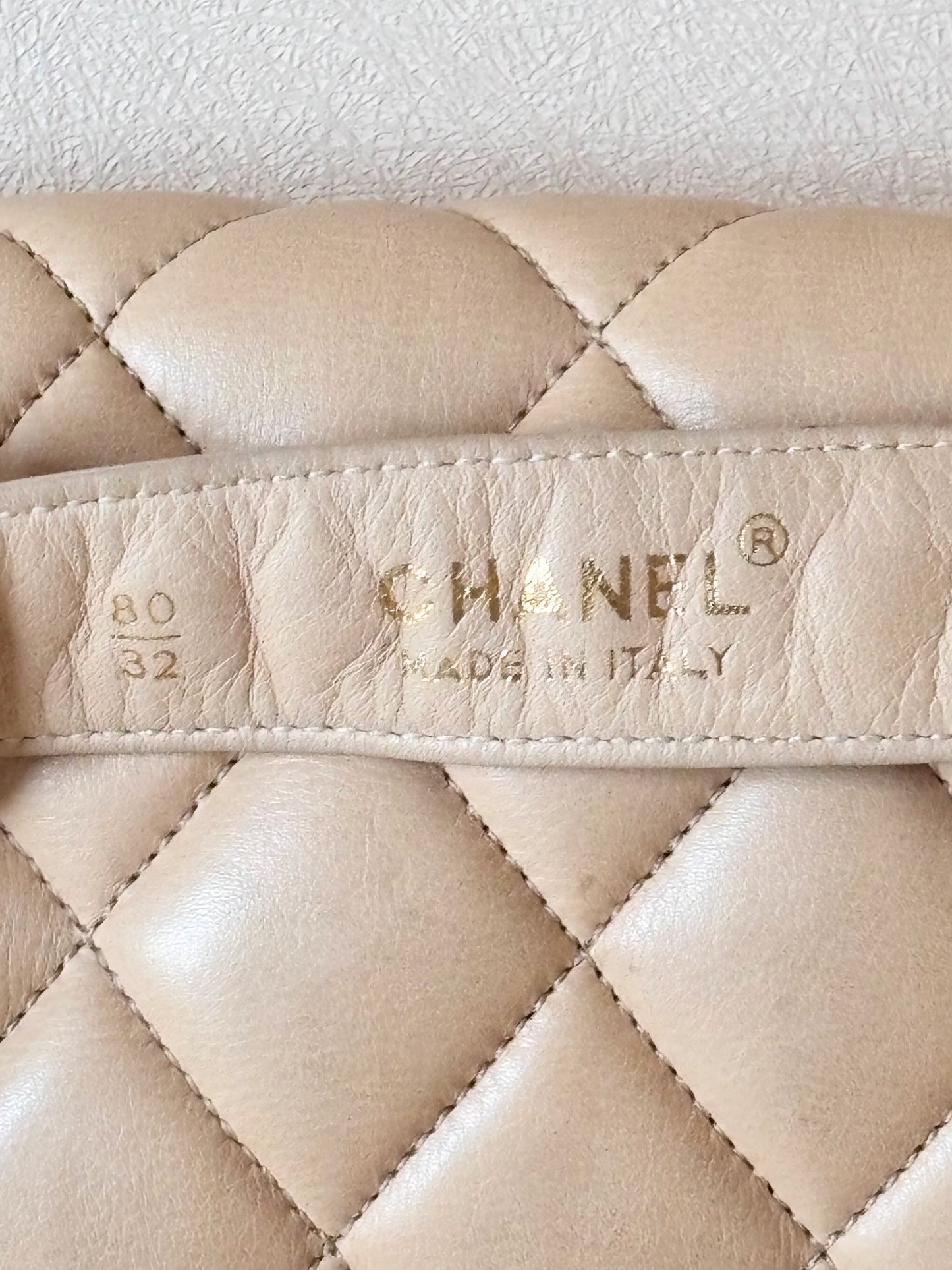 CHANEL Sac banane matelassé