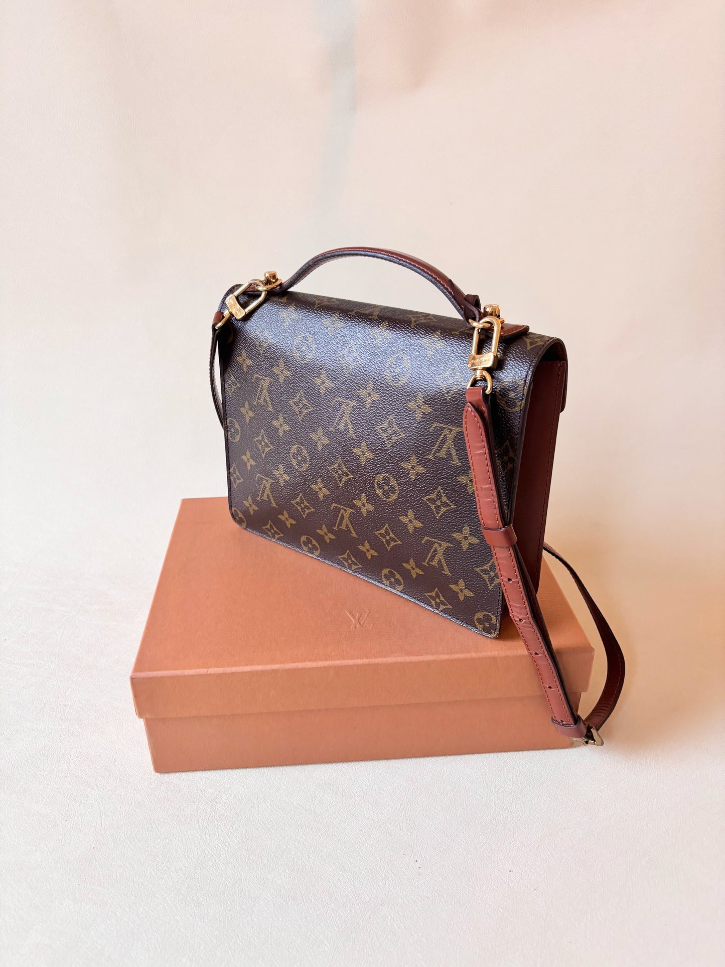 LOUIS VUITTON Sac Monceau