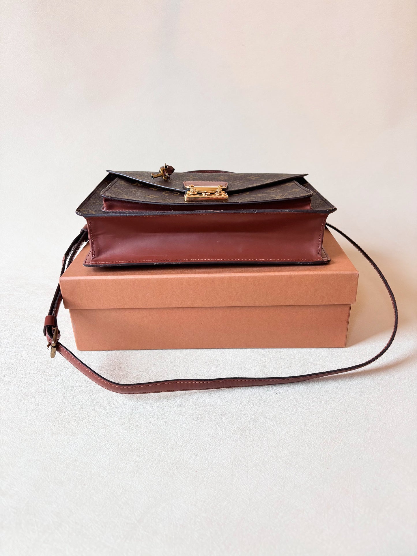LOUIS VUITTON Sac Monceau