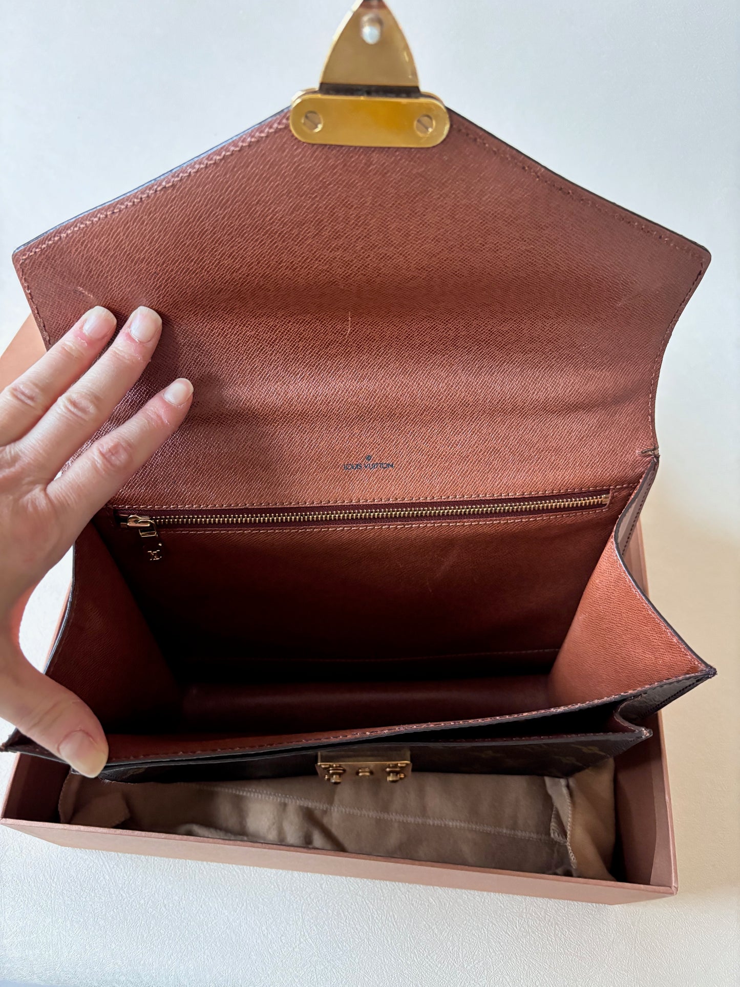 LOUIS VUITTON Sac Monceau 26