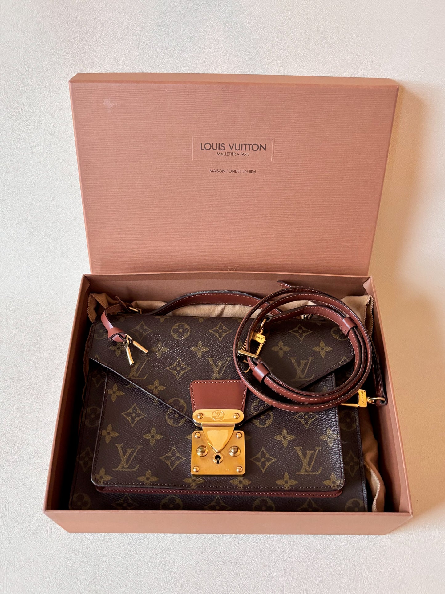 LOUIS VUITTON Sac Monceau 26