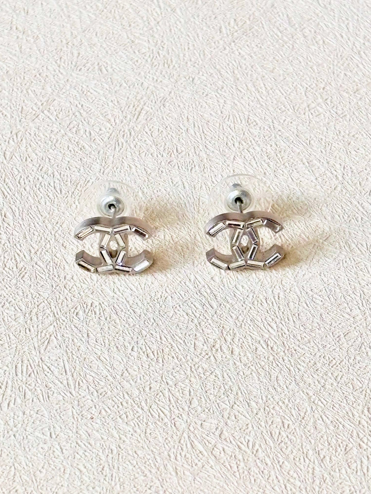 CHANEL Boucles d'oreilles Strass
