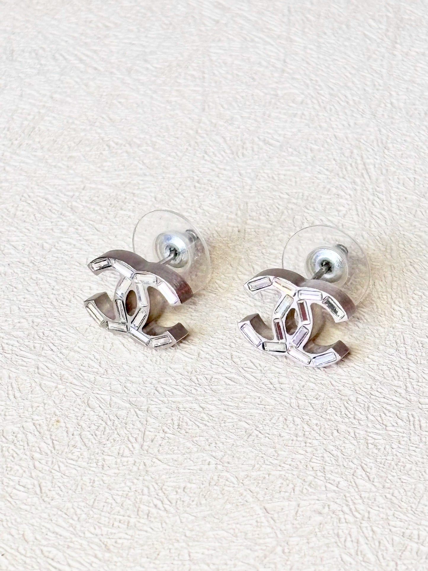 CHANEL Boucles d'oreilles Strass