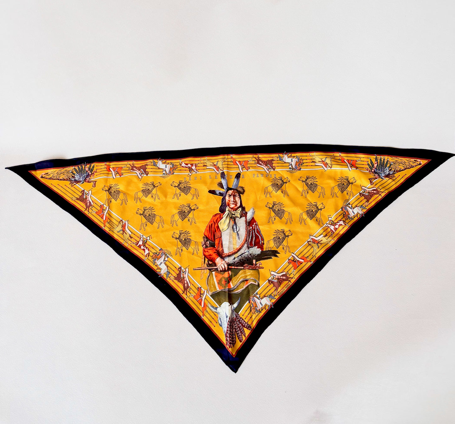 HERMÈS Foulard Pointu