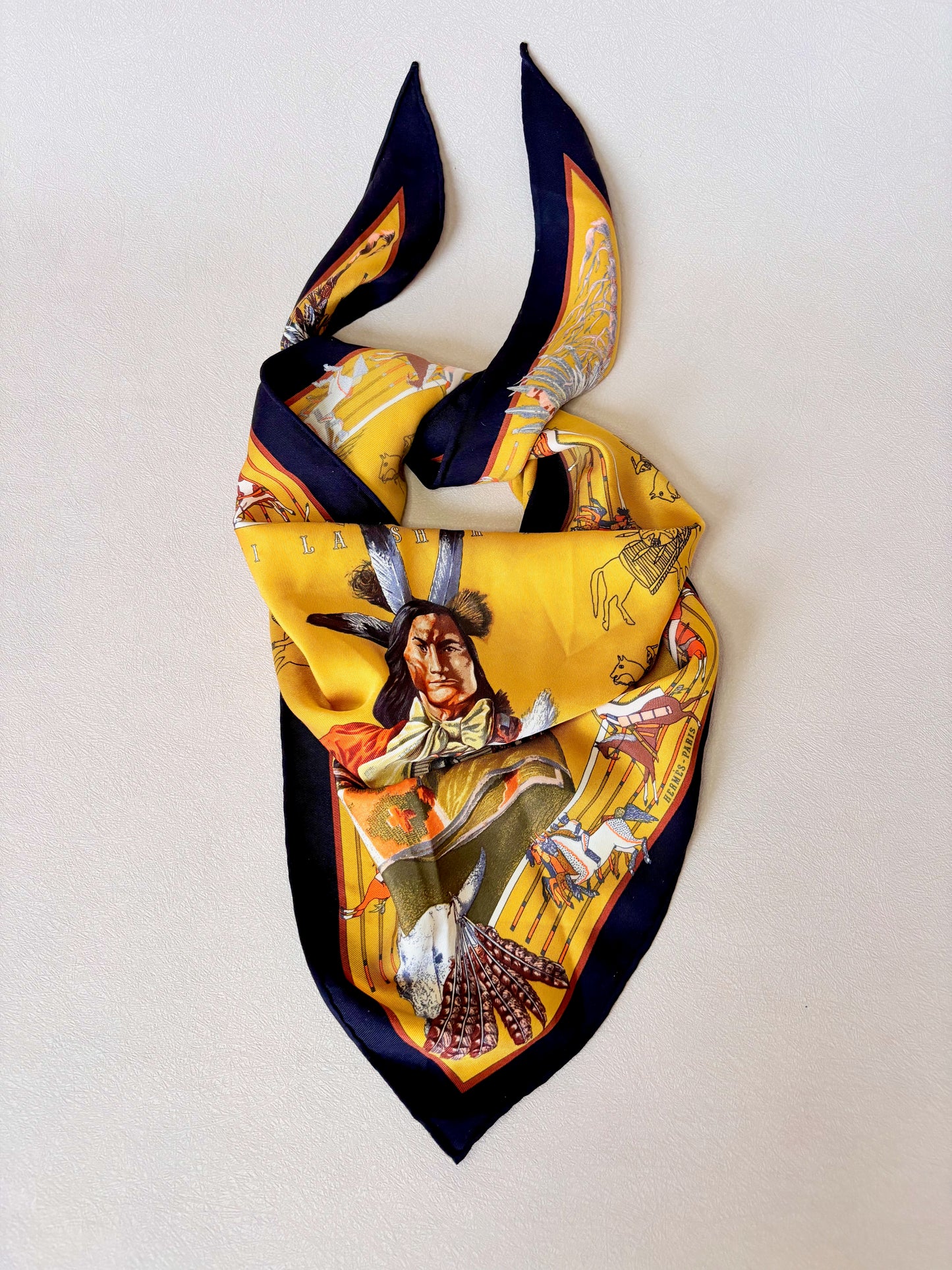 HERMÈS Foulard Pointu