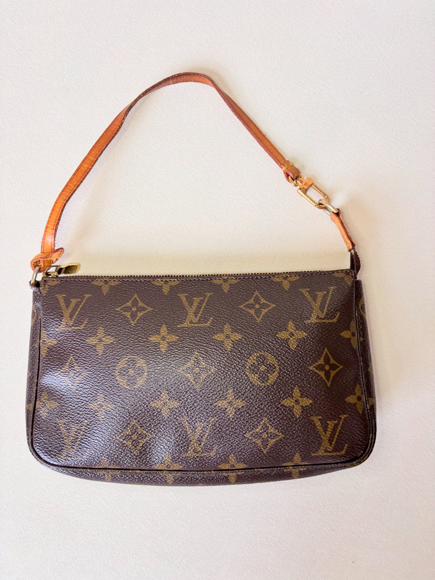 LOUIS VUITTON Pochette Accessoire