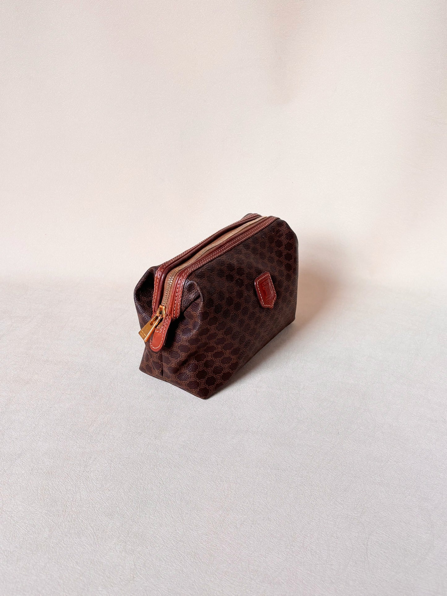CÉLINE Pochette Triomphe