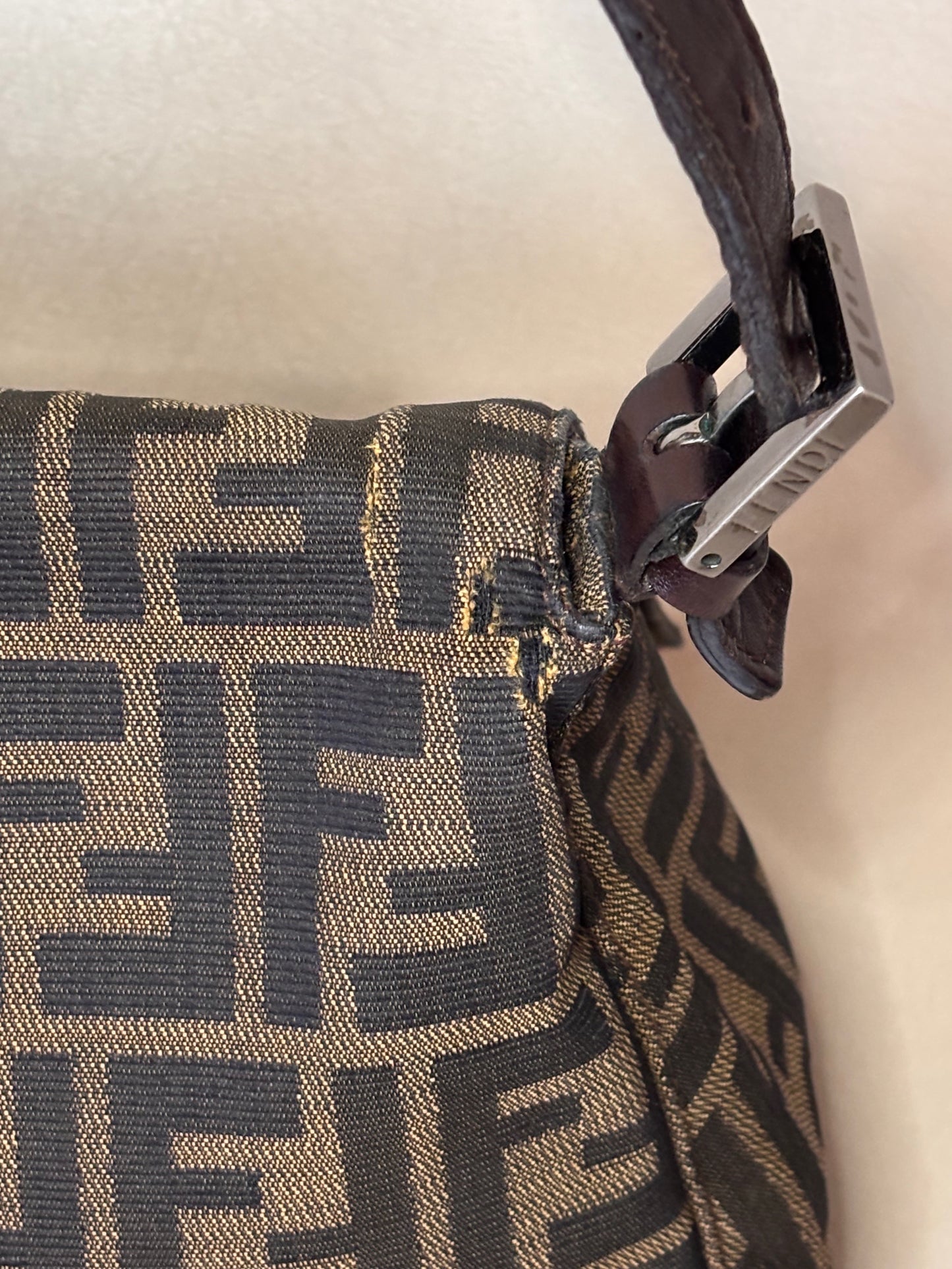 FENDI Sac Mamma Baguette