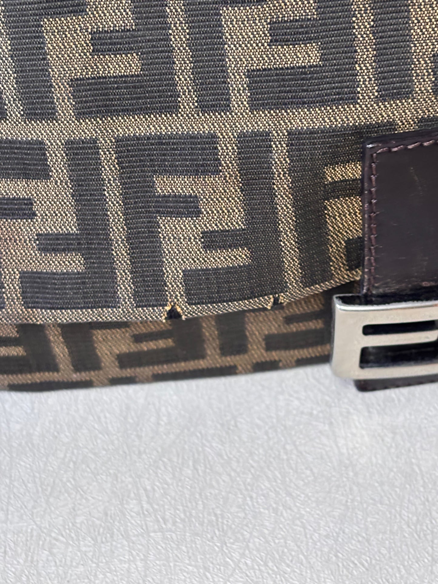 FENDI Sac Mamma Baguette