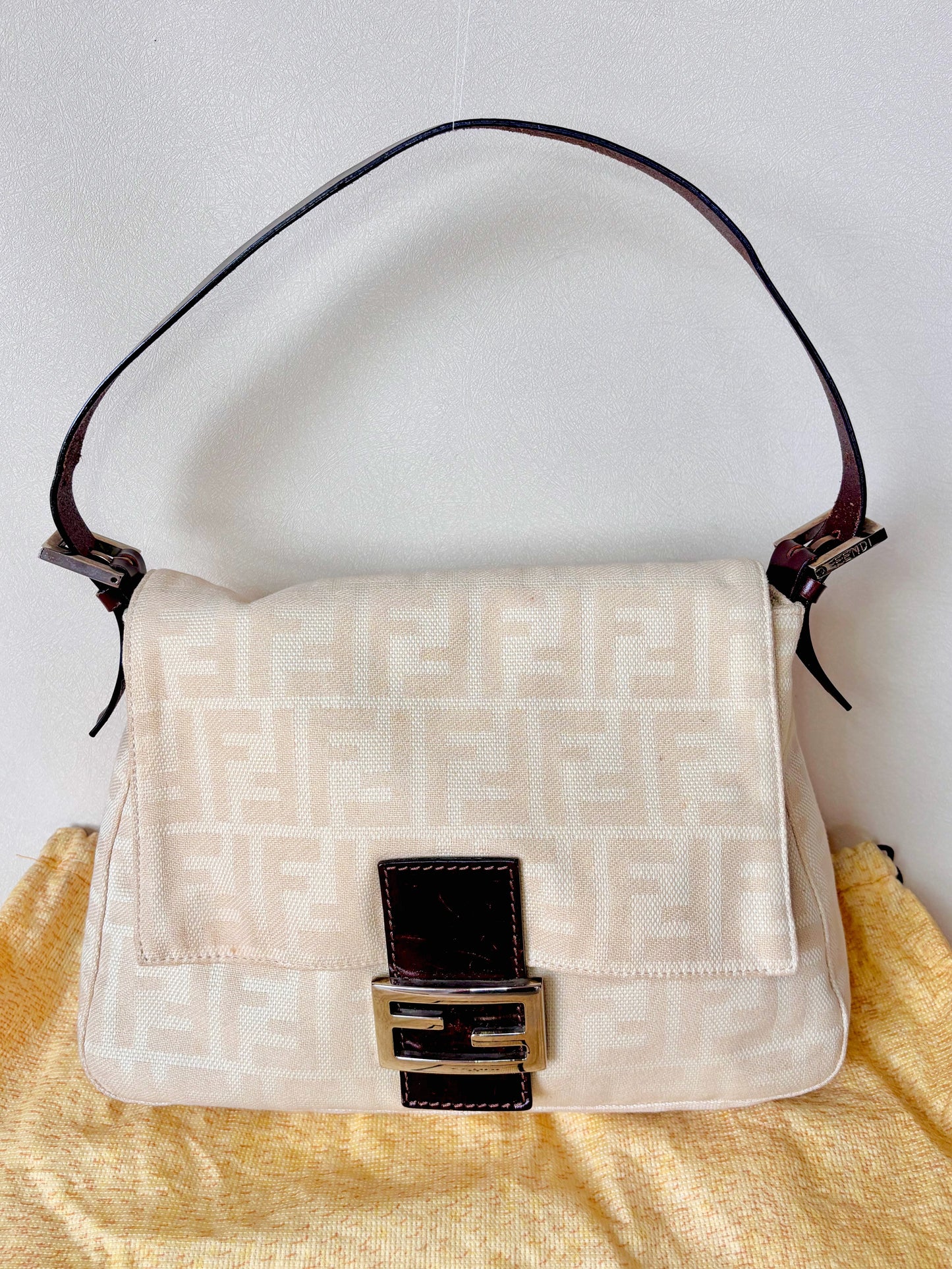 FENDI Sac Mamma Baguette