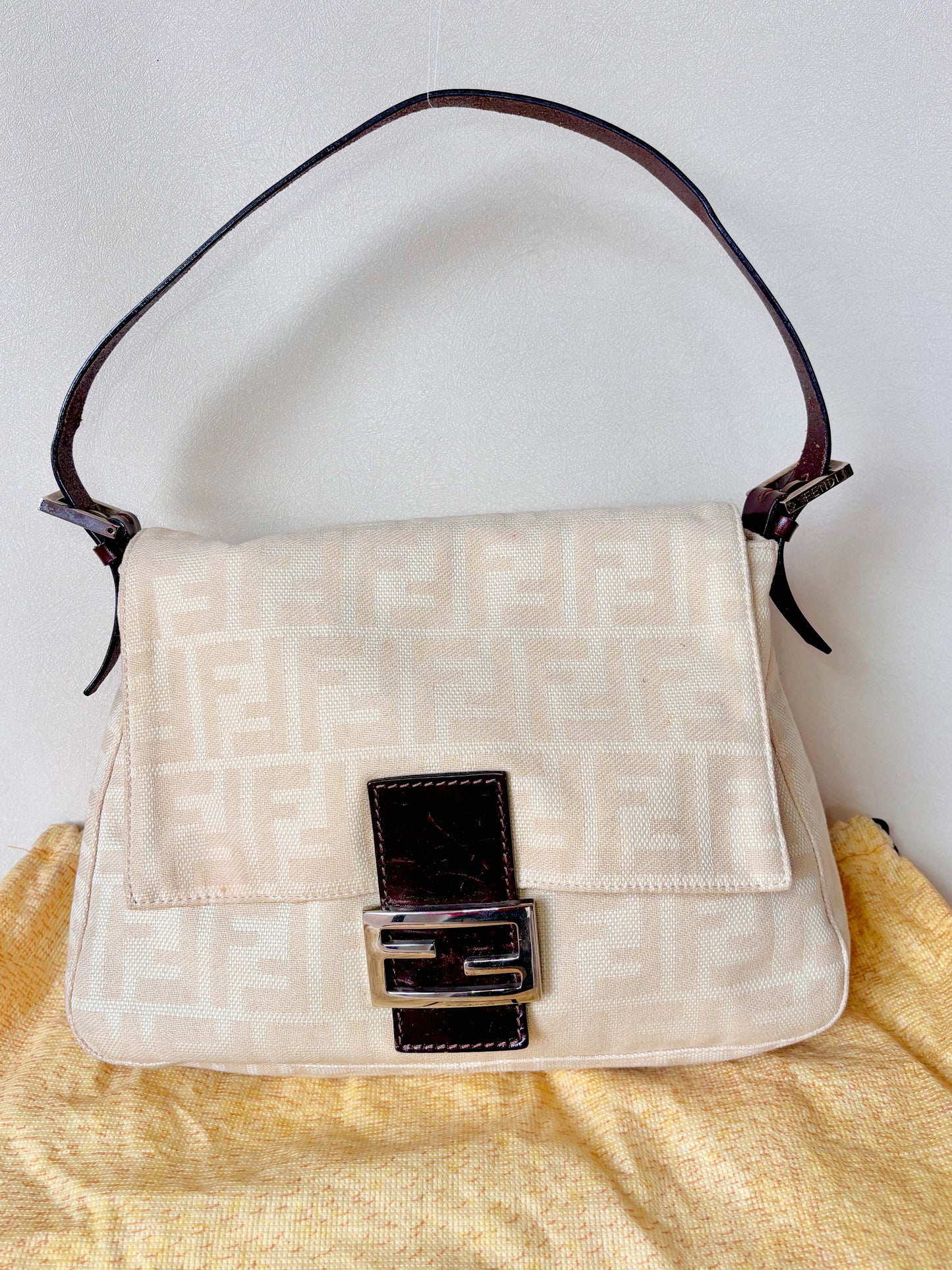 FENDI Sac Mamma Baguette