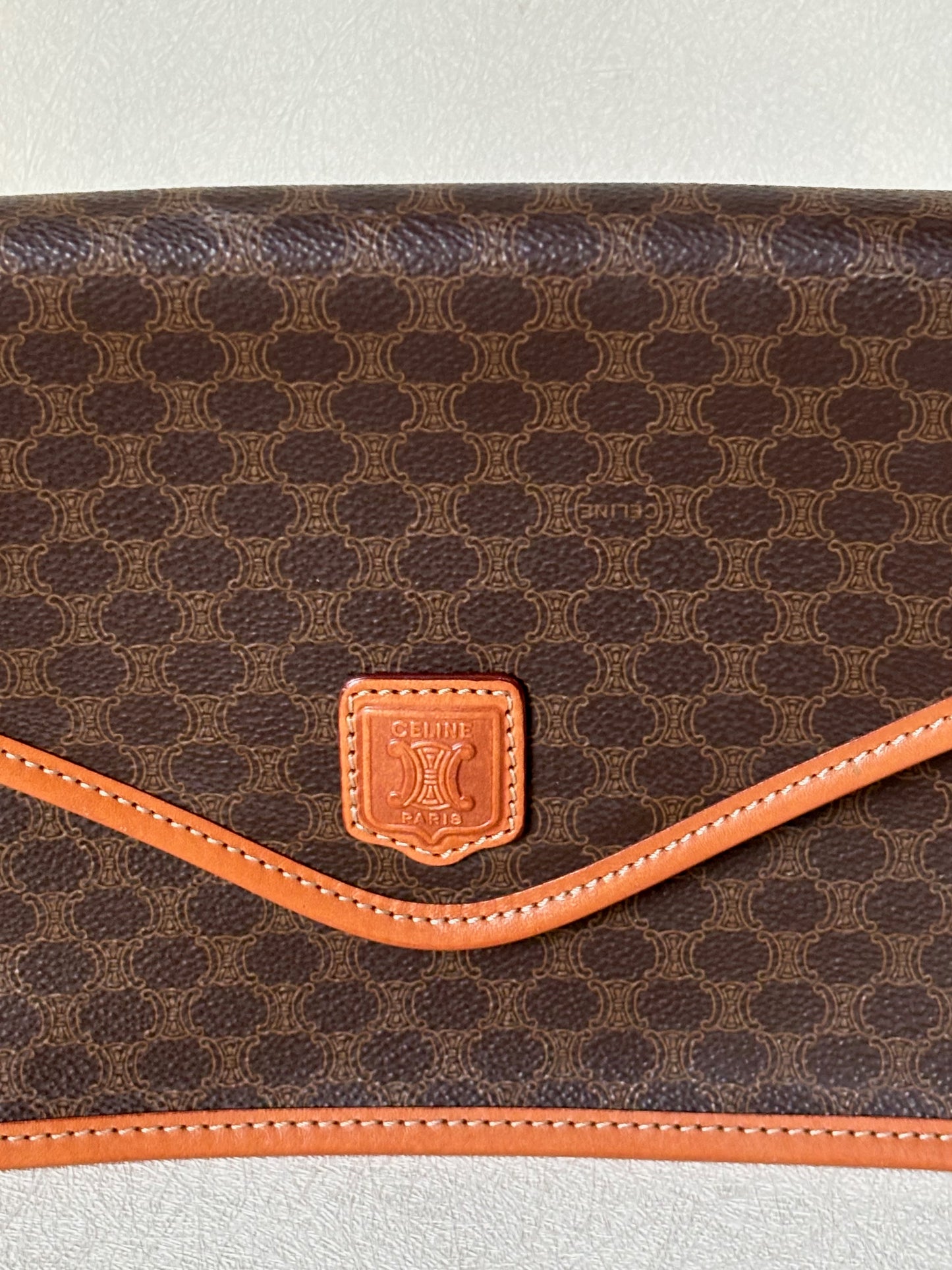 CÉLINE Pochette Triomphe