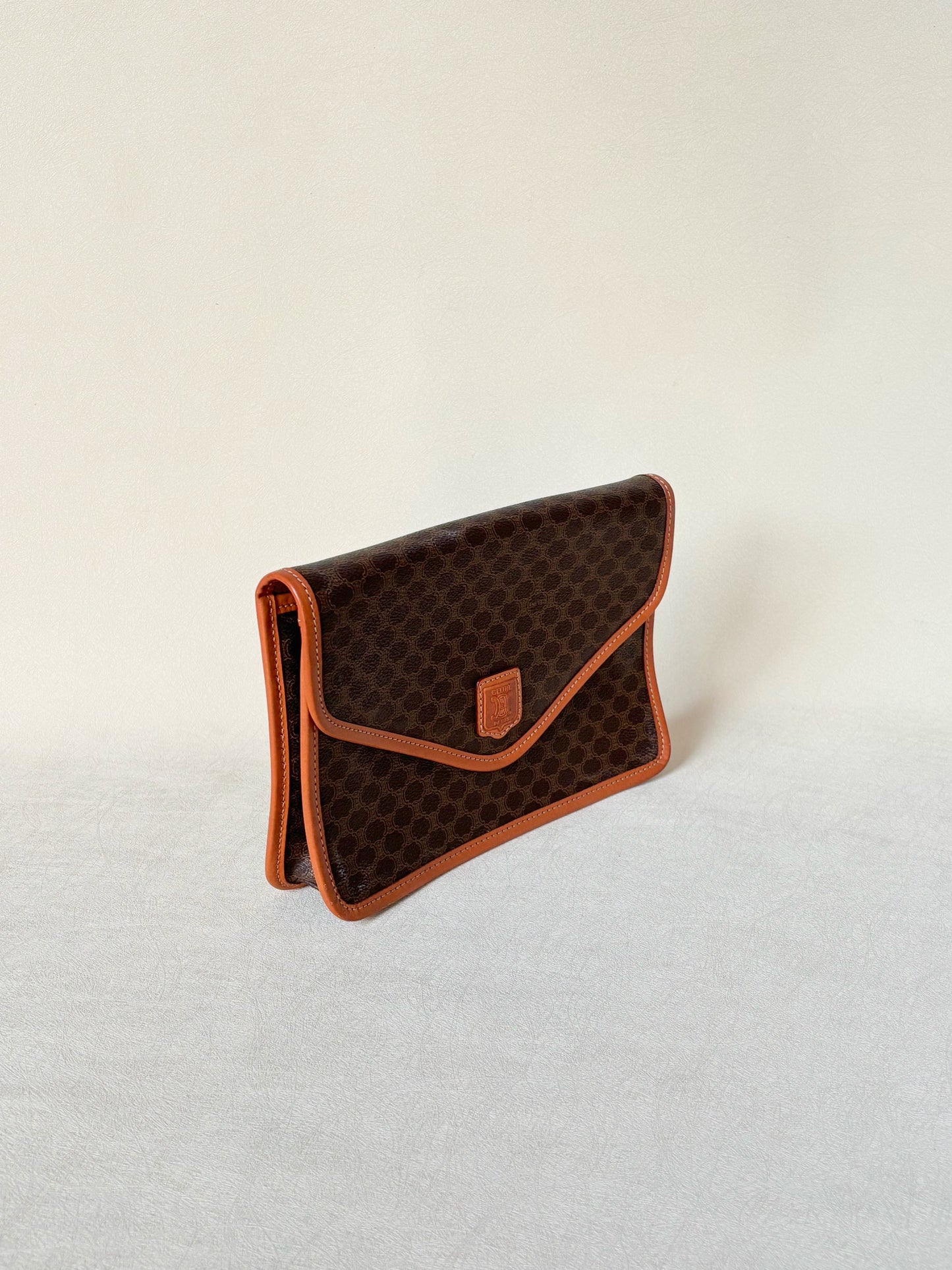 CÉLINE Pochette Triomphe