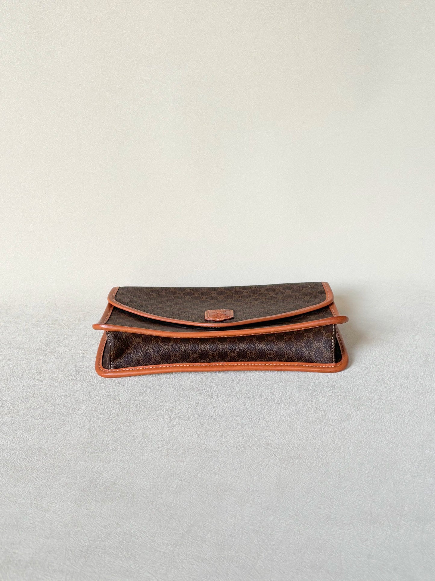 CÉLINE Pochette Triomphe