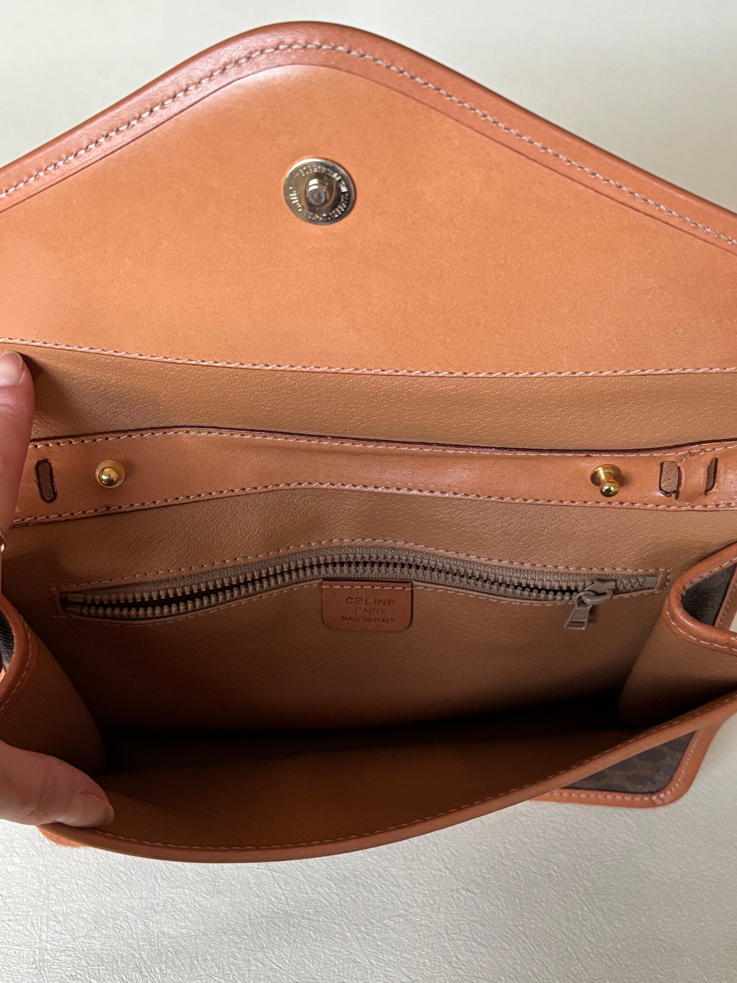 CÉLINE Pochette Triomphe