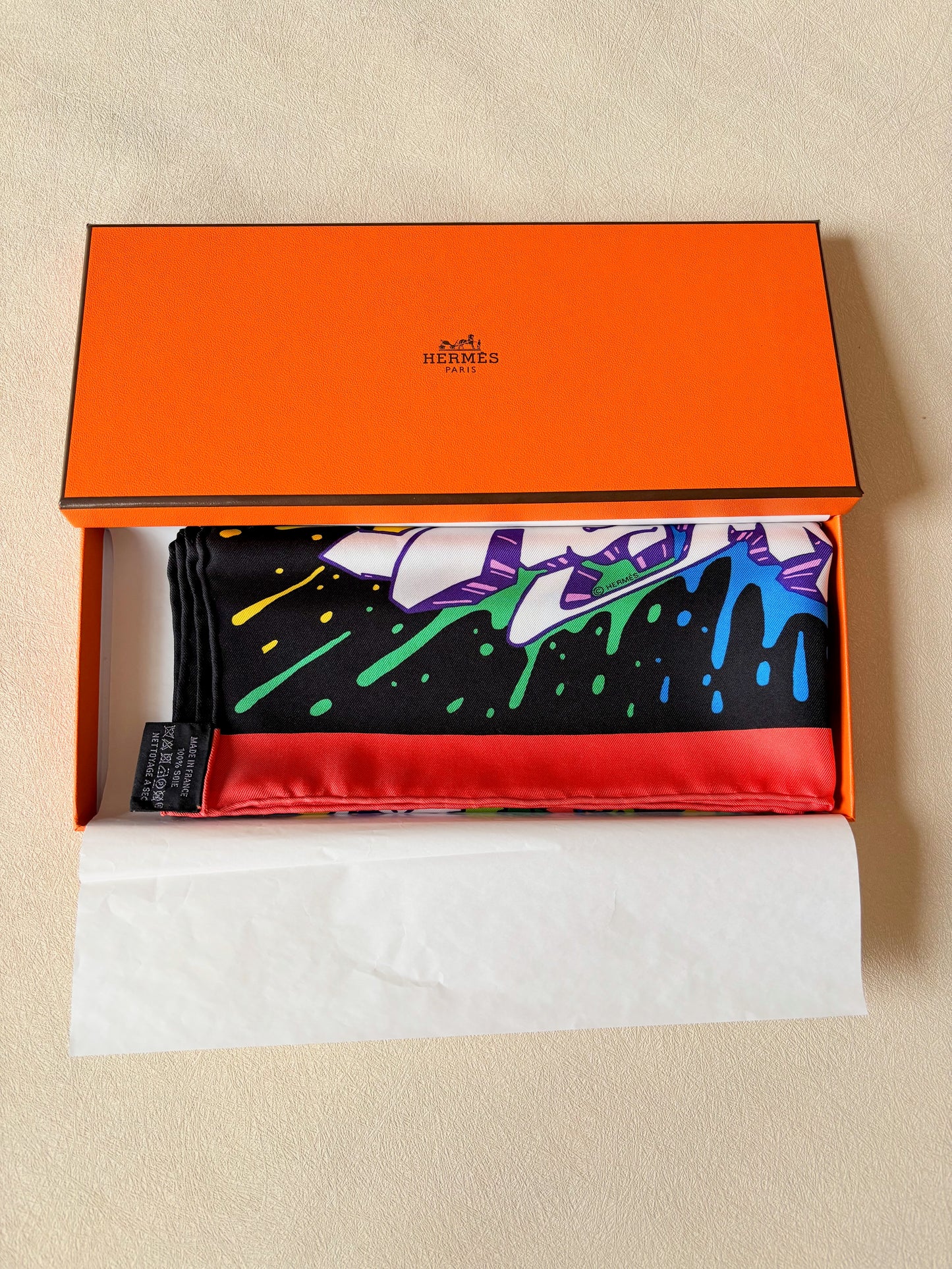 HERMÈS Petit carré Graffiti