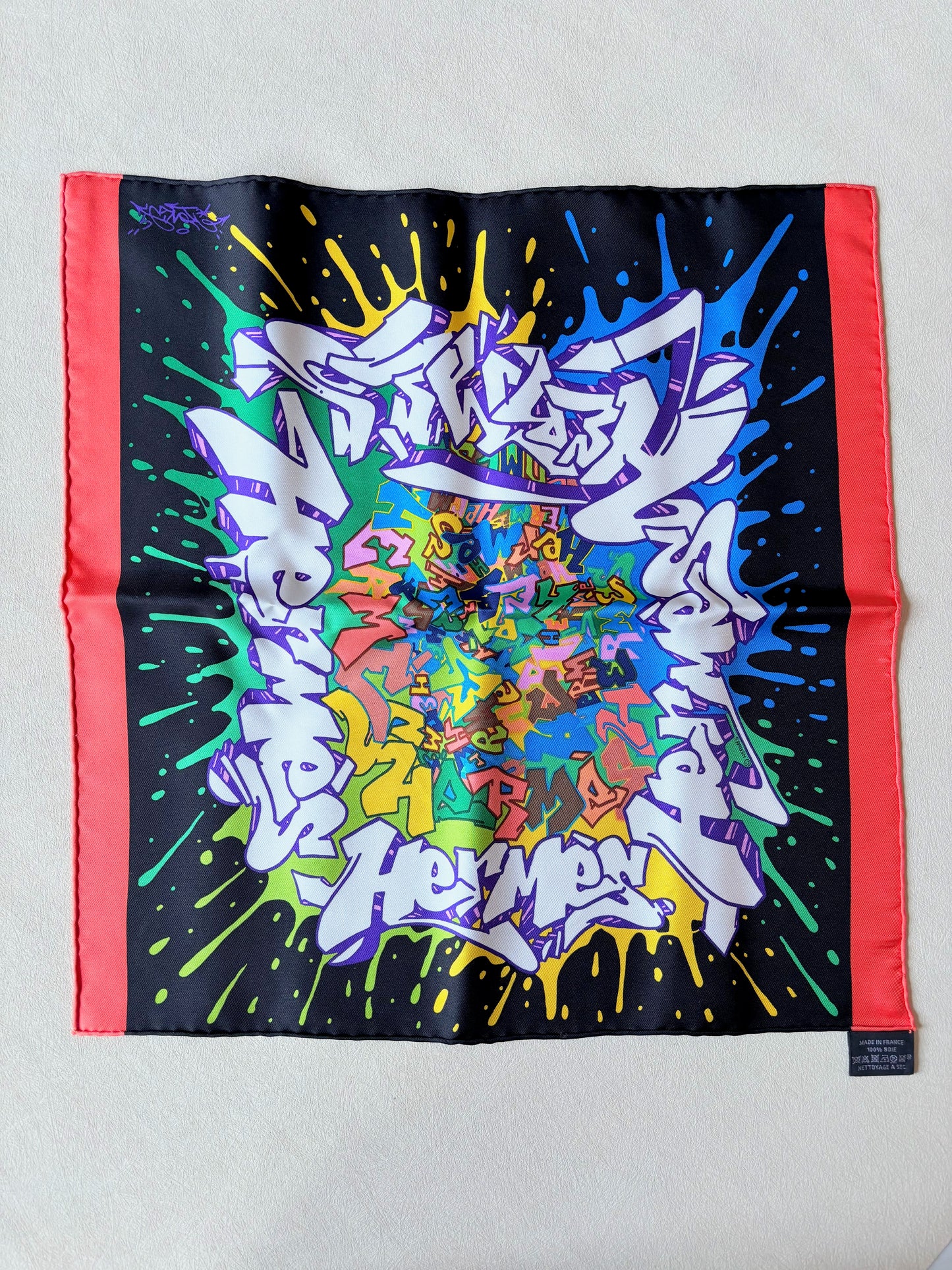 HERMÈS Petit carré Graffiti